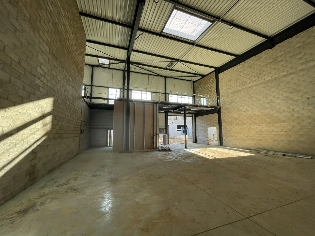 Local d'activité Osny 2278m² Location local d'activité Osny Val-d'Oise OLACT2308758 3